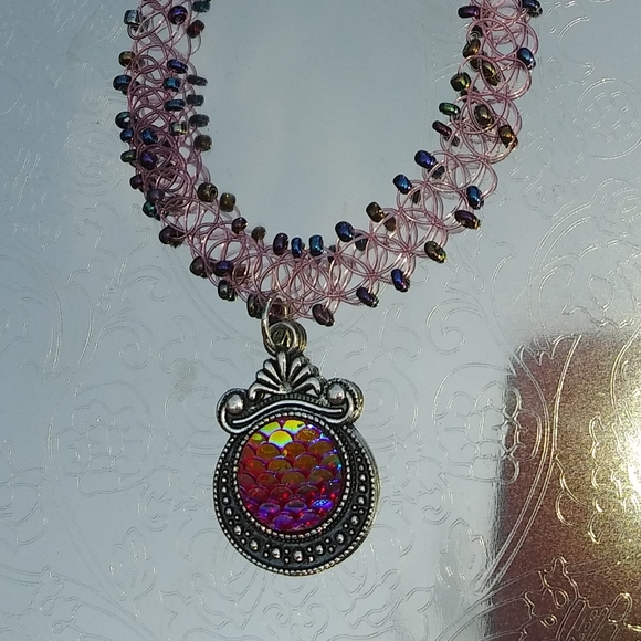 Mermaid scale charm choker necklace - Picture 4 of 4